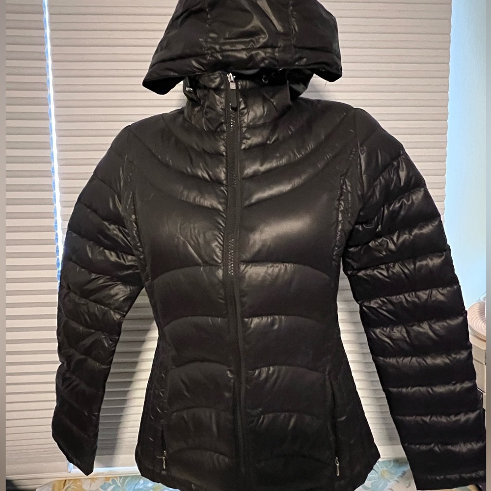 Andrew Marc Women's Sleek Black Packable Down Puffer Coat